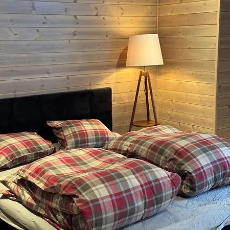 Holiday Cabin With Hot Tub And Billiard Table *