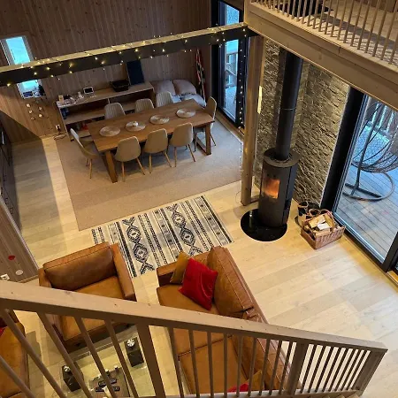 Holiday Cabin With Hot Tub And Billiard Table Villa
