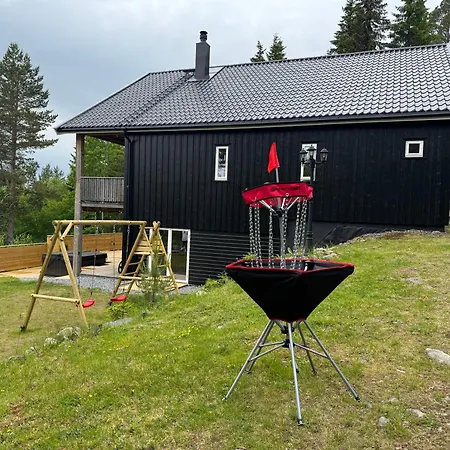 Holiday Cabin With Hot Tub And Billiard Table