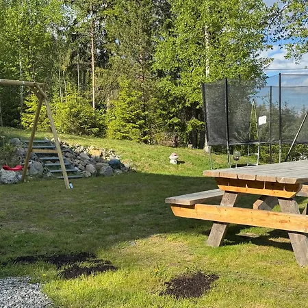 Villa Holiday Cabin With Hot Tub And Billiard Table